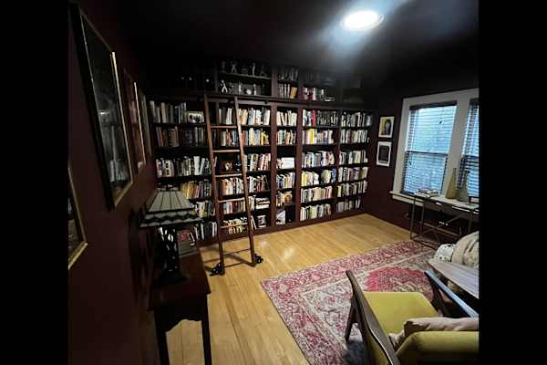 House sit in Milwaukee, WI, US