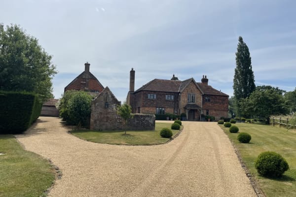 House sit in Slinfold, United Kingdom