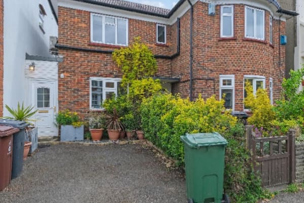 House sit in Walthamstow, United Kingdom