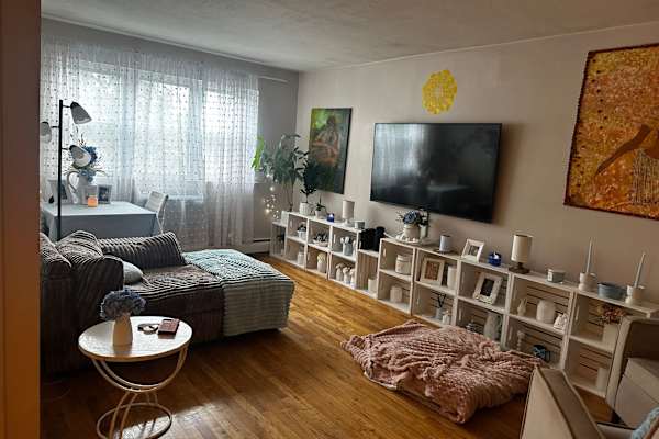 House sit in Glendale, NY, US