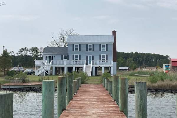 House sit in White Stone, VA, US