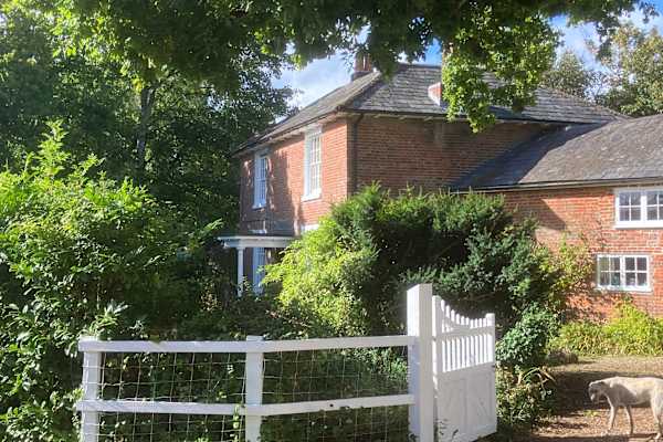 House sit in Child Okeford, United Kingdom