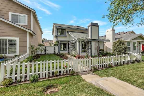 House sit in Irvine, CA, US