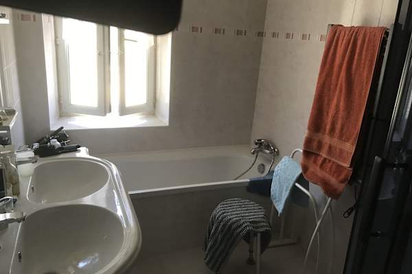 House sit in Montréal, France
