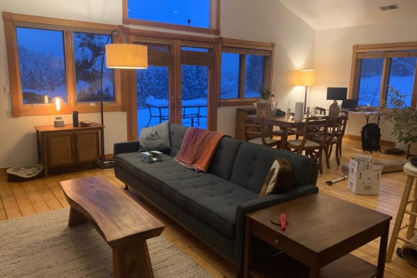 House sit in White Salmon, WA, US