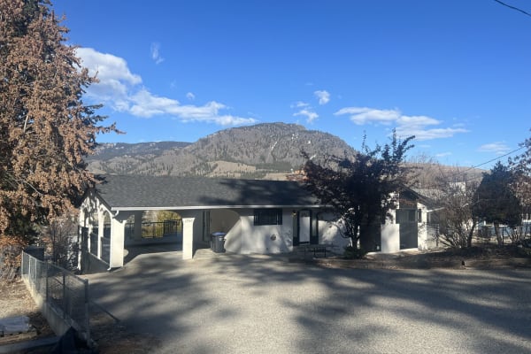 House sit in Kelowna, BC, Canada