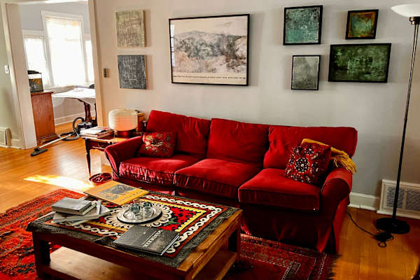 House sit in Chicago, IL, US