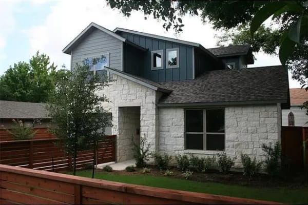 House sit in Austin, TX, US