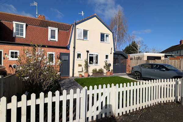 House sit in Worcester, United Kingdom