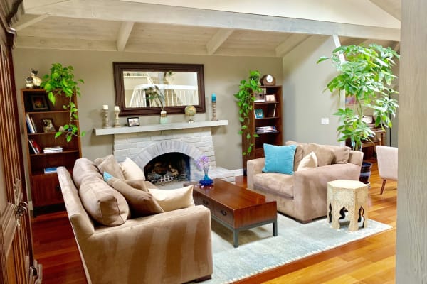 House sit in Goleta, CA, US