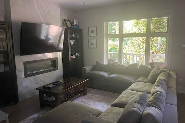 House sit in Vancouver, BC, Canada
