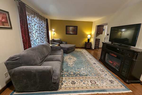 House sit in Cedarburg, WI, US