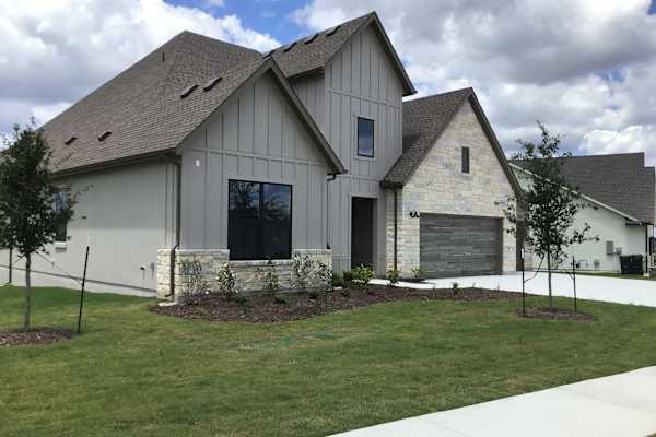 House sit in Liberty Hill, TX, US
