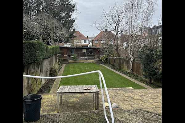 House sit in Finchley, United Kingdom