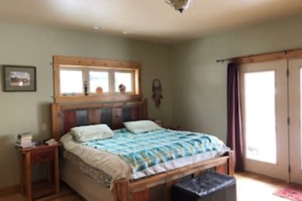 House sit in Bozeman, MT, US