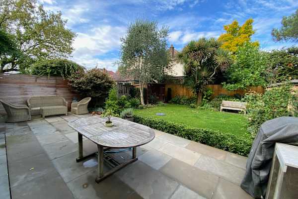 House sit in London, United Kingdom