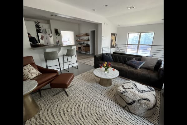 House sit in Austin, TX, US