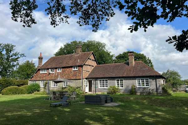 House sit in Handcross, United Kingdom