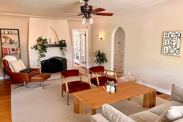 House sit in Glendale, CA, US