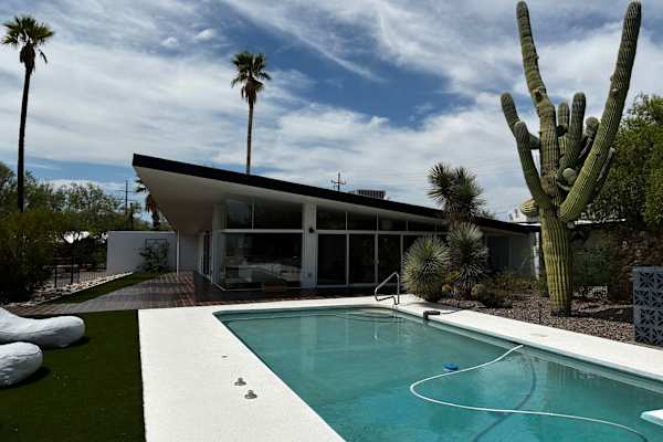 House sit in Tucson, AZ, US