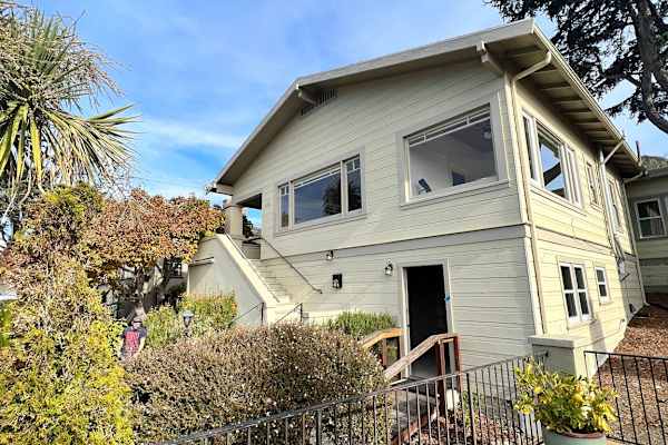 House sit in Richmond, CA, US