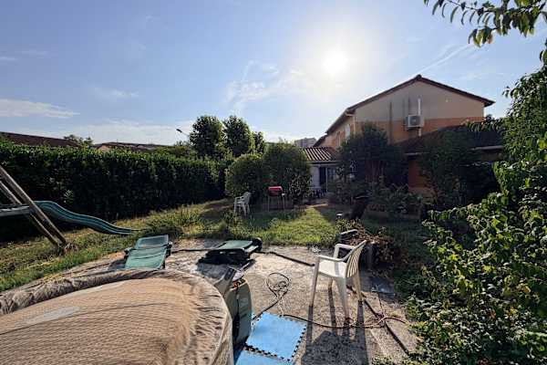 House sit in Saint-Priest, France