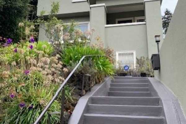 House sit in Oakland, CA, US