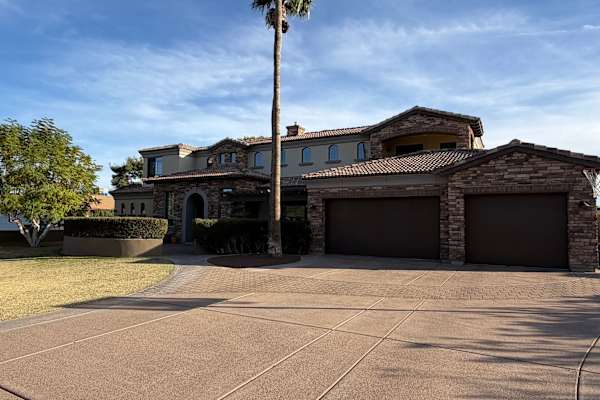 House sit in Scottsdale, AZ, US