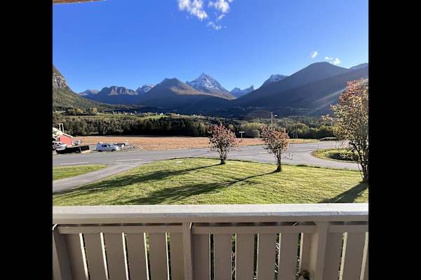 House sit in Isfjorden, Norway