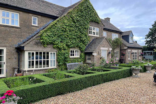 House sit in Grendon, United Kingdom