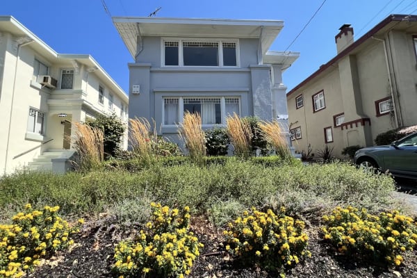 House sit in Oakland, CA, US