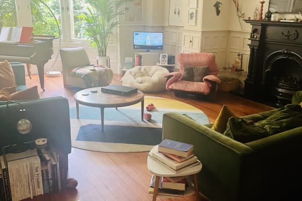 House sit in Glasgow, United Kingdom