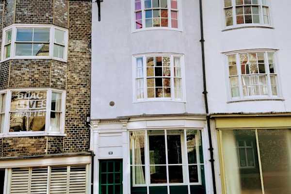 House sit in Lewes, United Kingdom