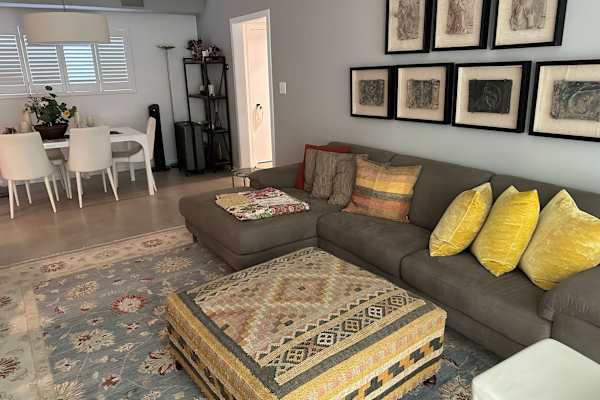 House sit in Pasadena, CA, US