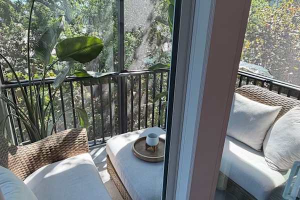 House sit in St. Petersburg, FL, US