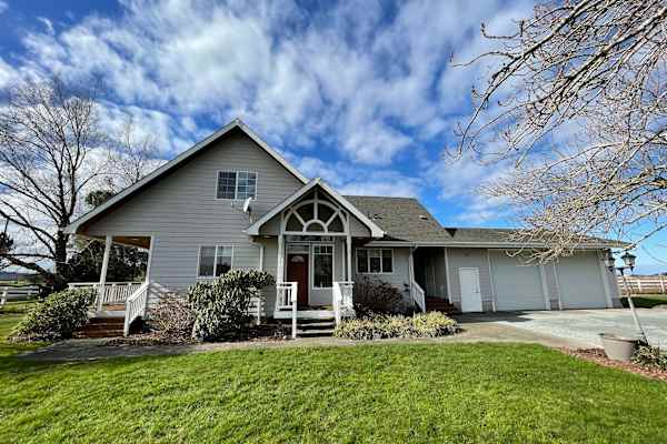 House sit in Burlington, WA, US