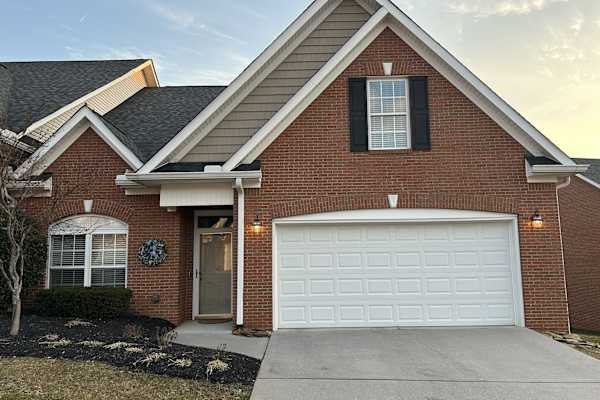 House sit in Knoxville, TN, US