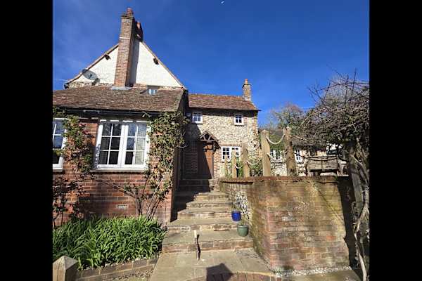 House sit in Stokenchurch, United Kingdom