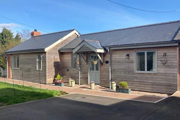 House sit in Burghill, United Kingdom