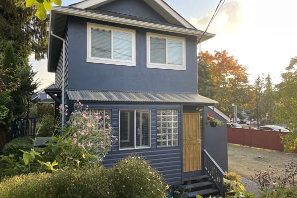 House sit in Vancouver, BC, Canada