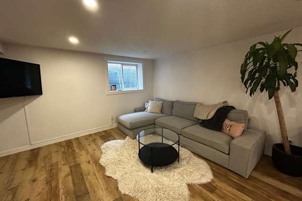 House sit in Calgary, AB, Canada