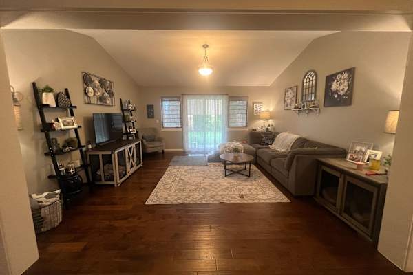 House sit in Woodburn, OR, US