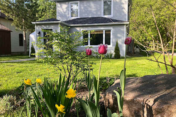 House sit in Hudson, QC, Canada