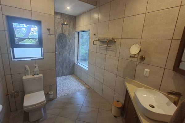 House sit in Hoedspruit, South Africa