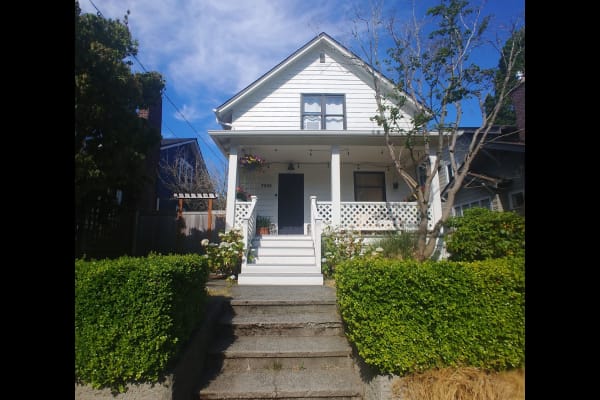 House sit in Seattle, WA, US