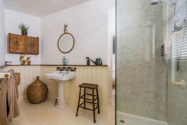 House sit in Teignmouth, United Kingdom