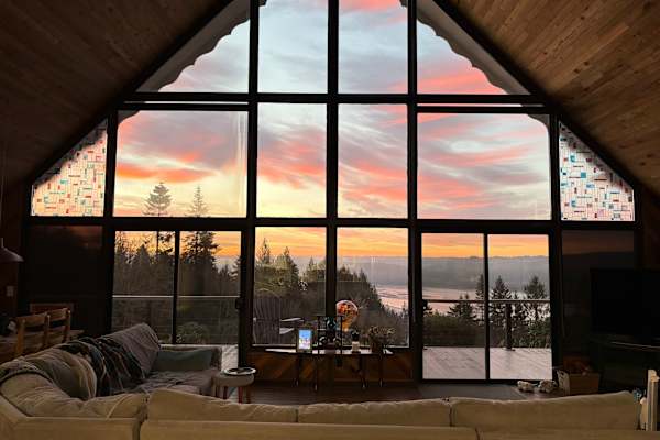 House sit in Longview, WA, US