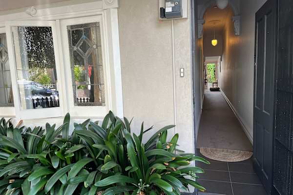 House sit in Melbourne, VIC, Australia