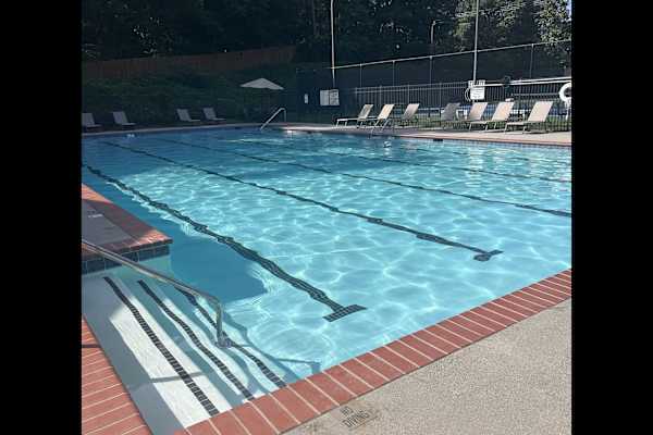 House sit in Alpharetta, GA, US