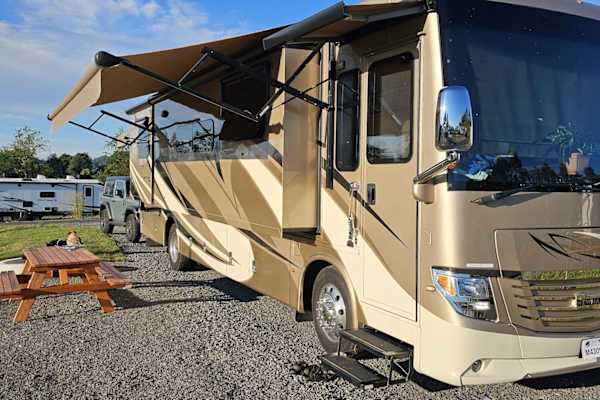 House sit in Los Angeles, CA, US